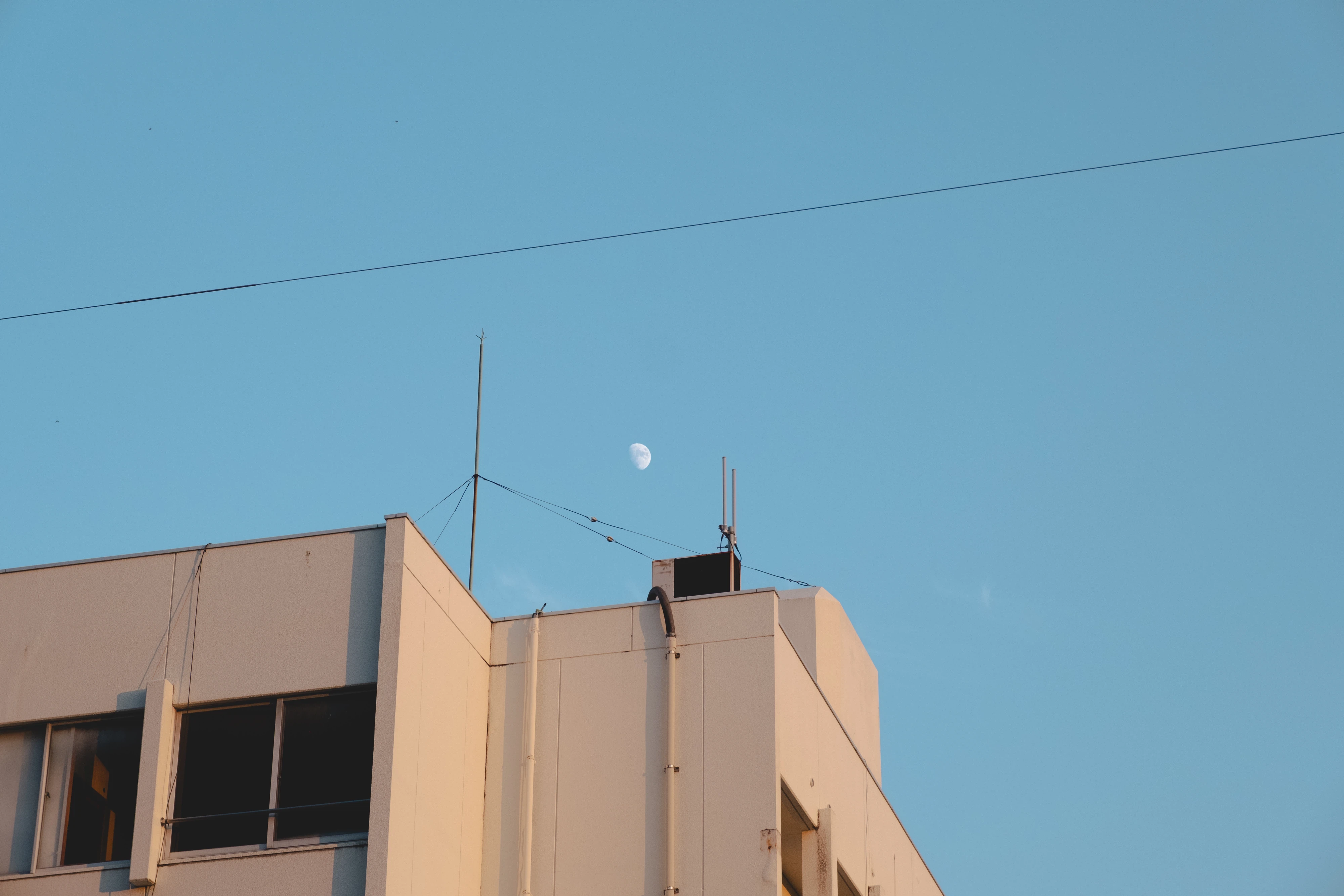 最近は目に入ってもあまり撮っていなかった“月”