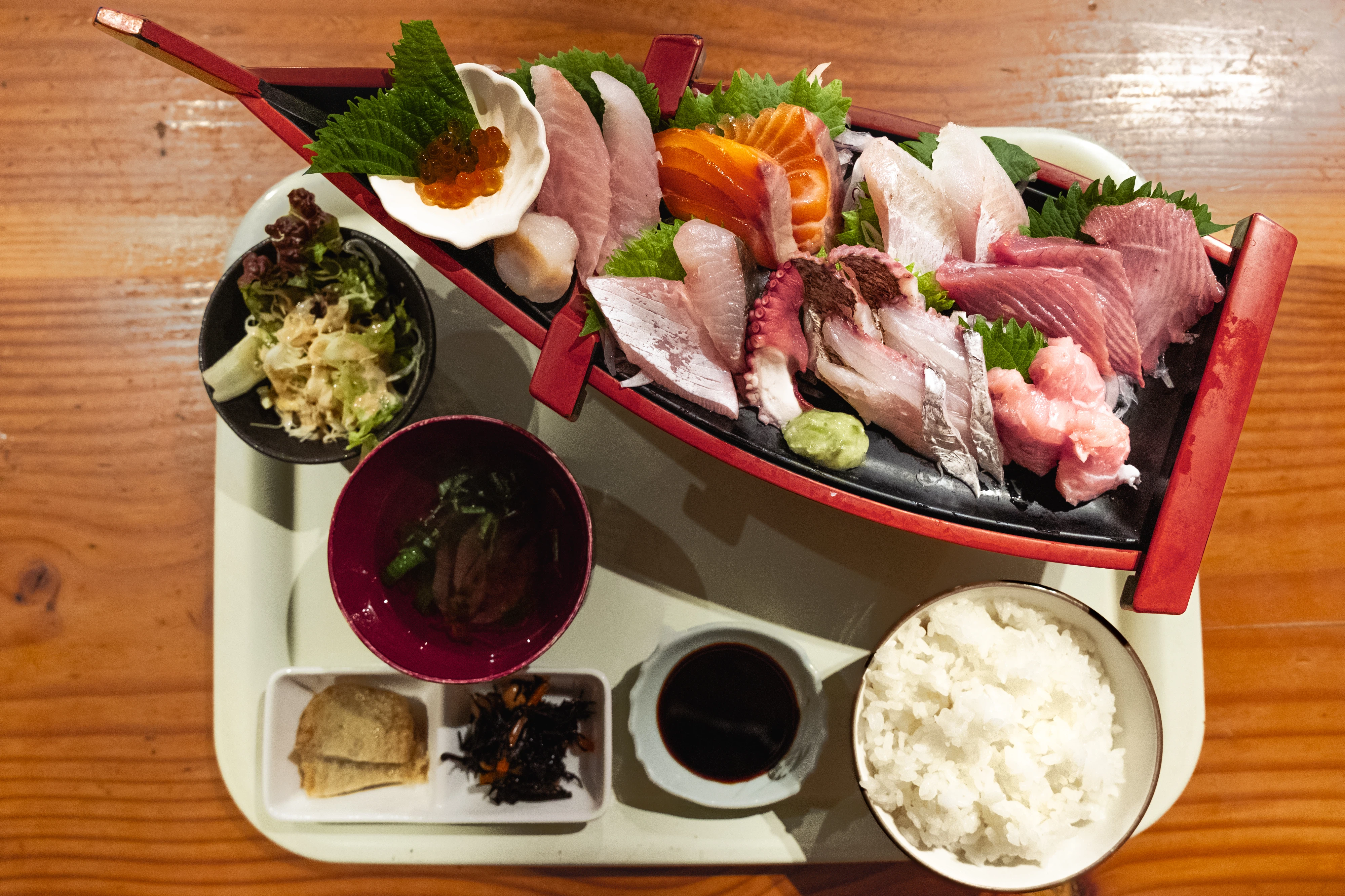 なんとこの定食、、、1680円!!
また来ることを誓いました。