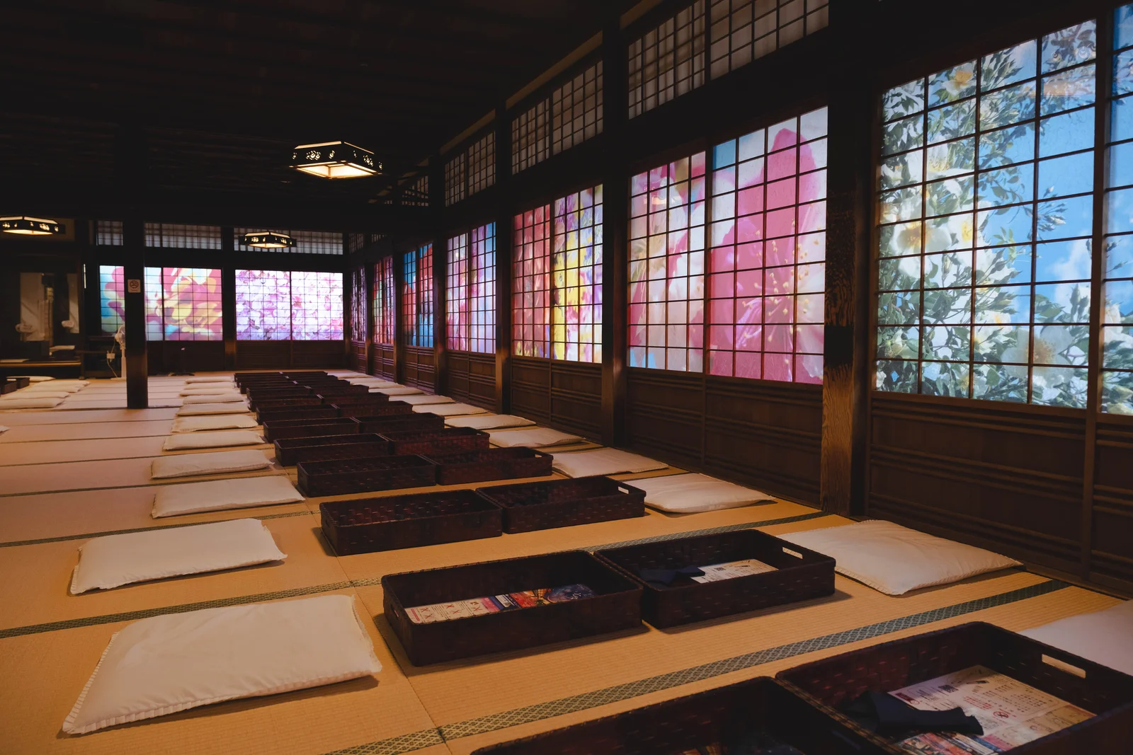 メインコースと記載のあった神の湯二階席を購入したため、 お風呂に入る前に二階の休憩室へ。