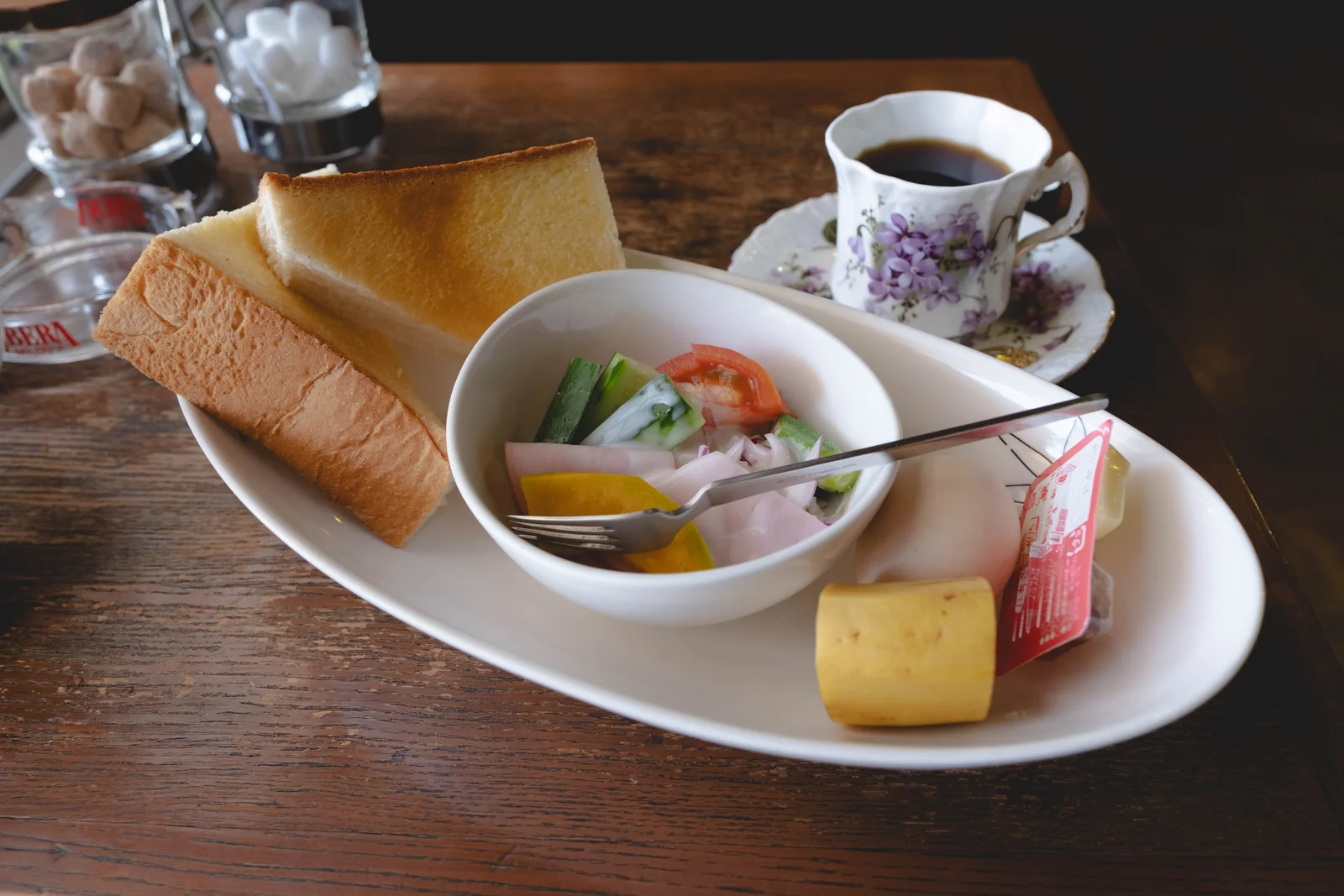 スペシャルブレンドコーヒー600円 + モーニングセット250円